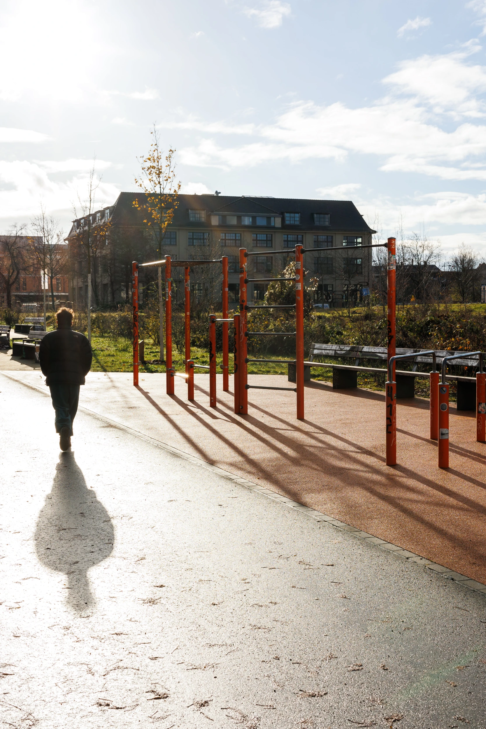 Calisthenics-Anlage an der Druchwegung zwischen Karl-Heine-Straße und Aurelienstraße in Leipzig Lindenau.