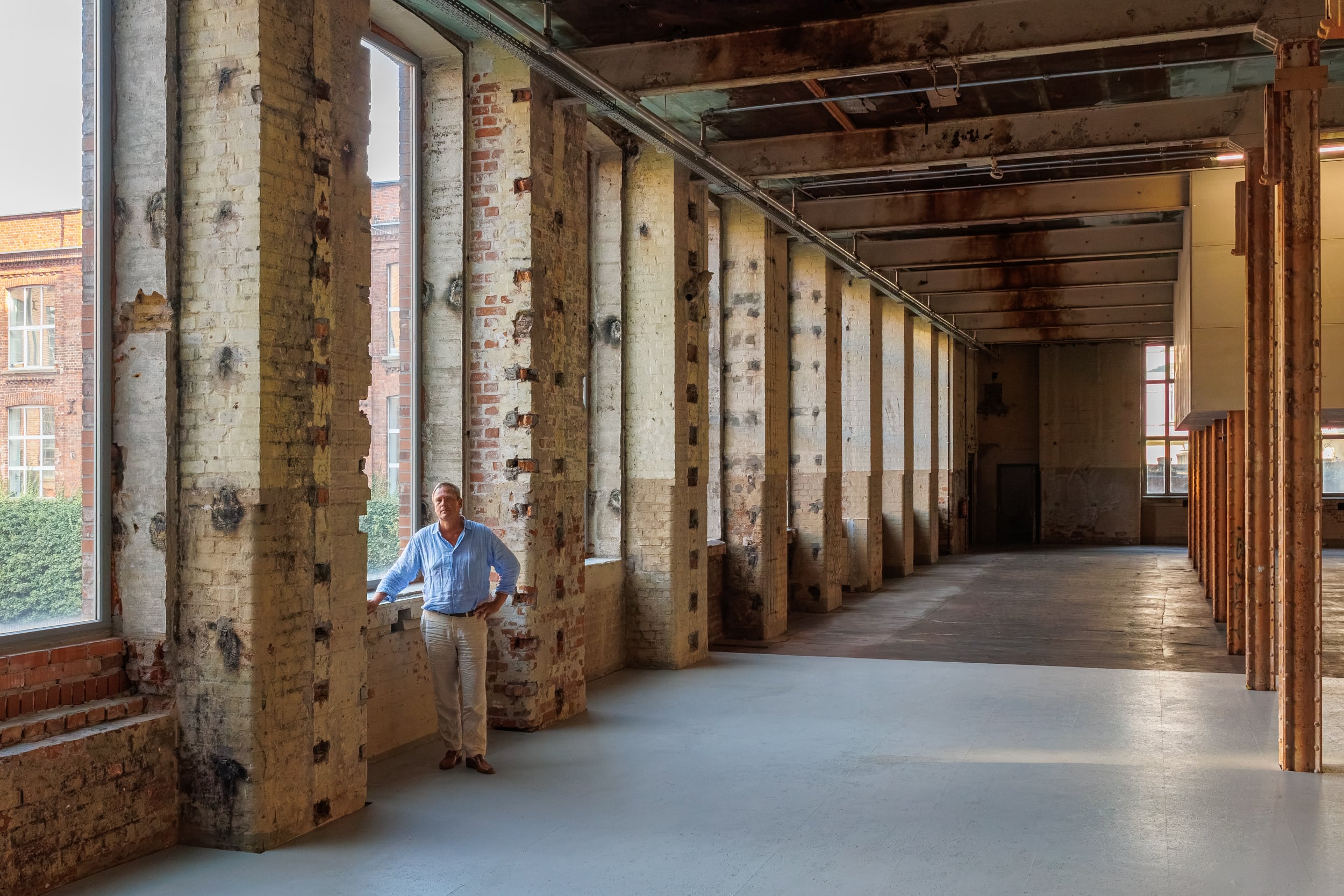 Kim Wortelkamp in der Halle 14 in der Baumwollspinnerei Leipzig.