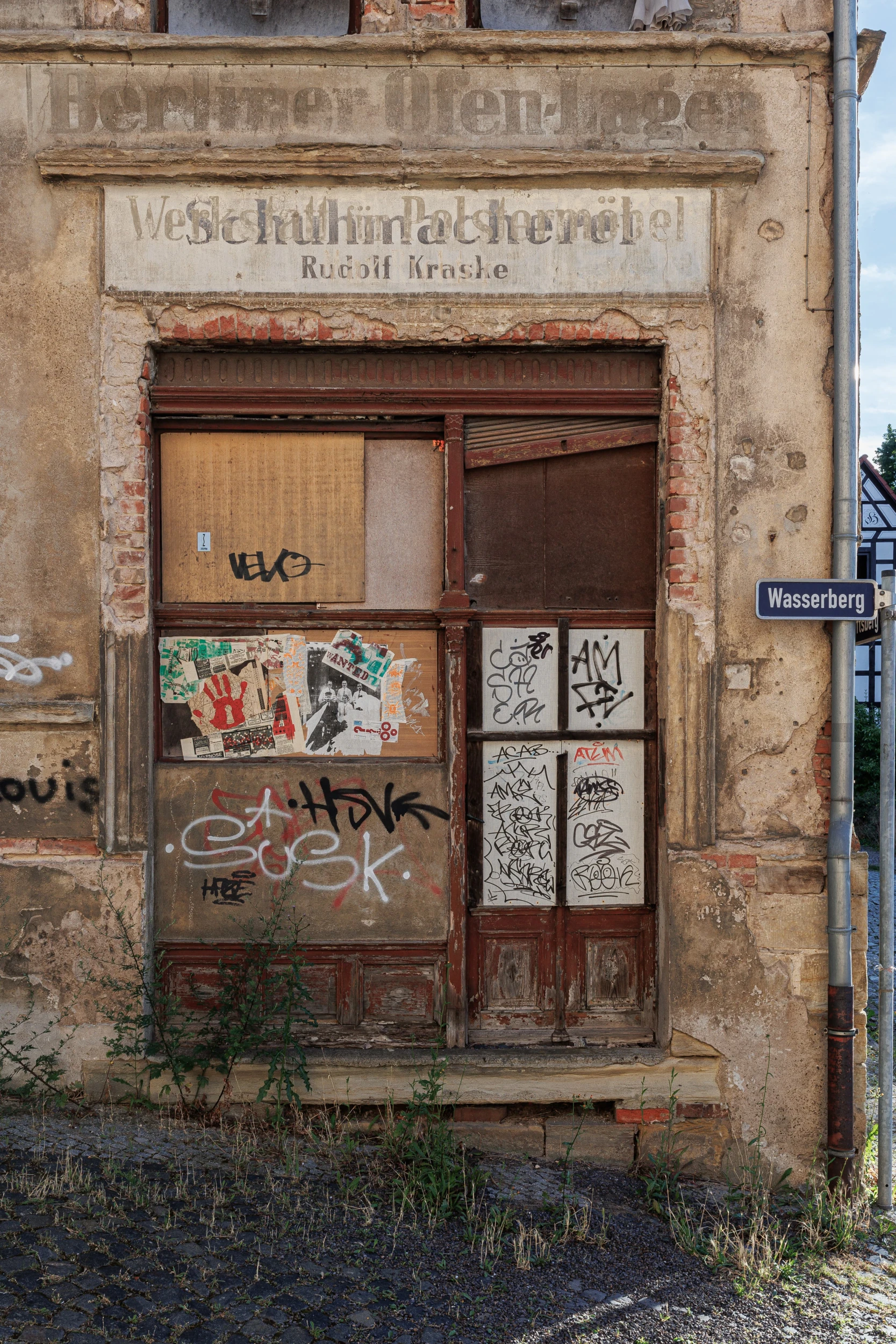 Ein verlassenes Gebäude in der Innenstadt von Zeitz.
