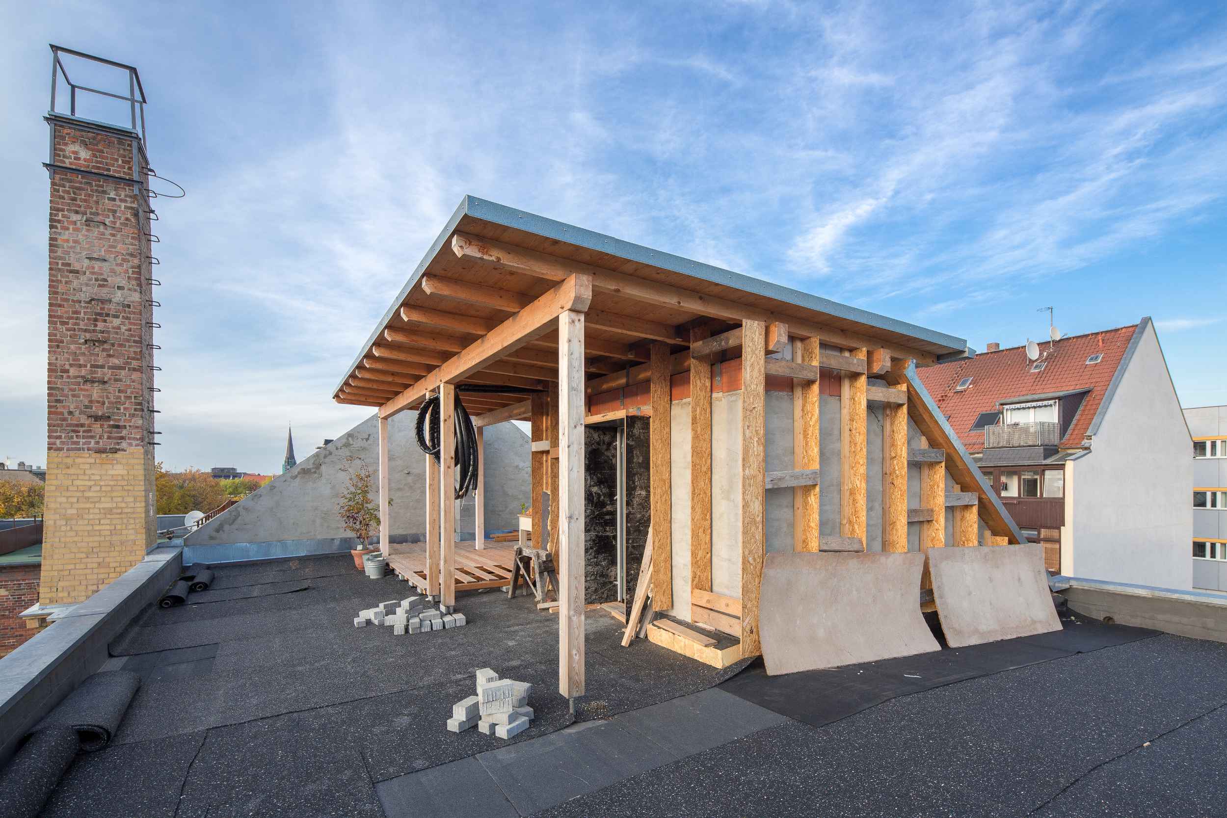 Dank des Bauparagrafen 34 war es möglich, auf dem Dach des Gebäudes eine Terrasse zu schaffen.