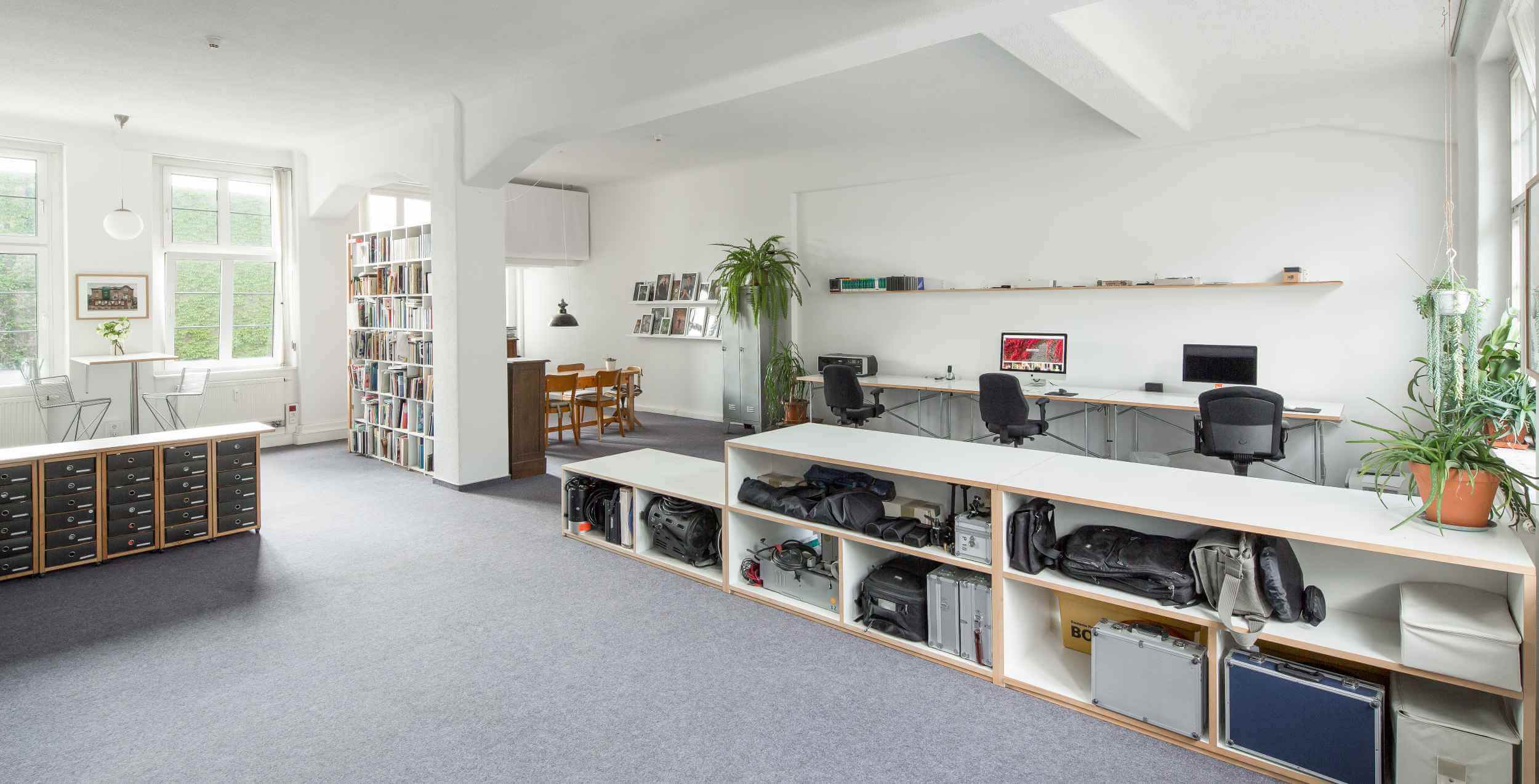 Ein Blick in das Büro von Petra Mattheis und Sascha Nau im ehemaligen Josephkonsum in der Karl-Heine-Straße in Leipzig Lindenau.